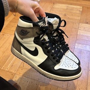 Jordan 1 Retro High Dark Mocha